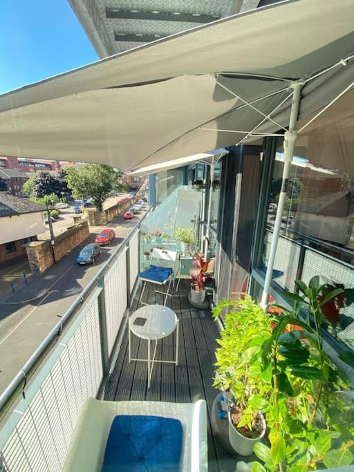 Sheffield City Centre Apartment & Balcony Exterior photo