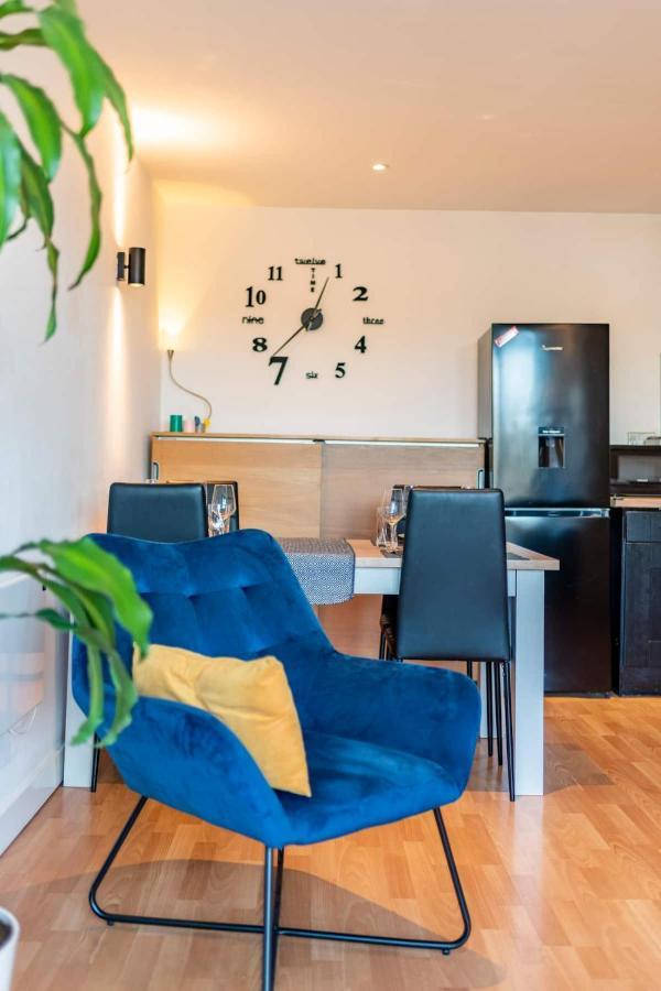Sheffield City Centre Apartment & Balcony Exterior photo